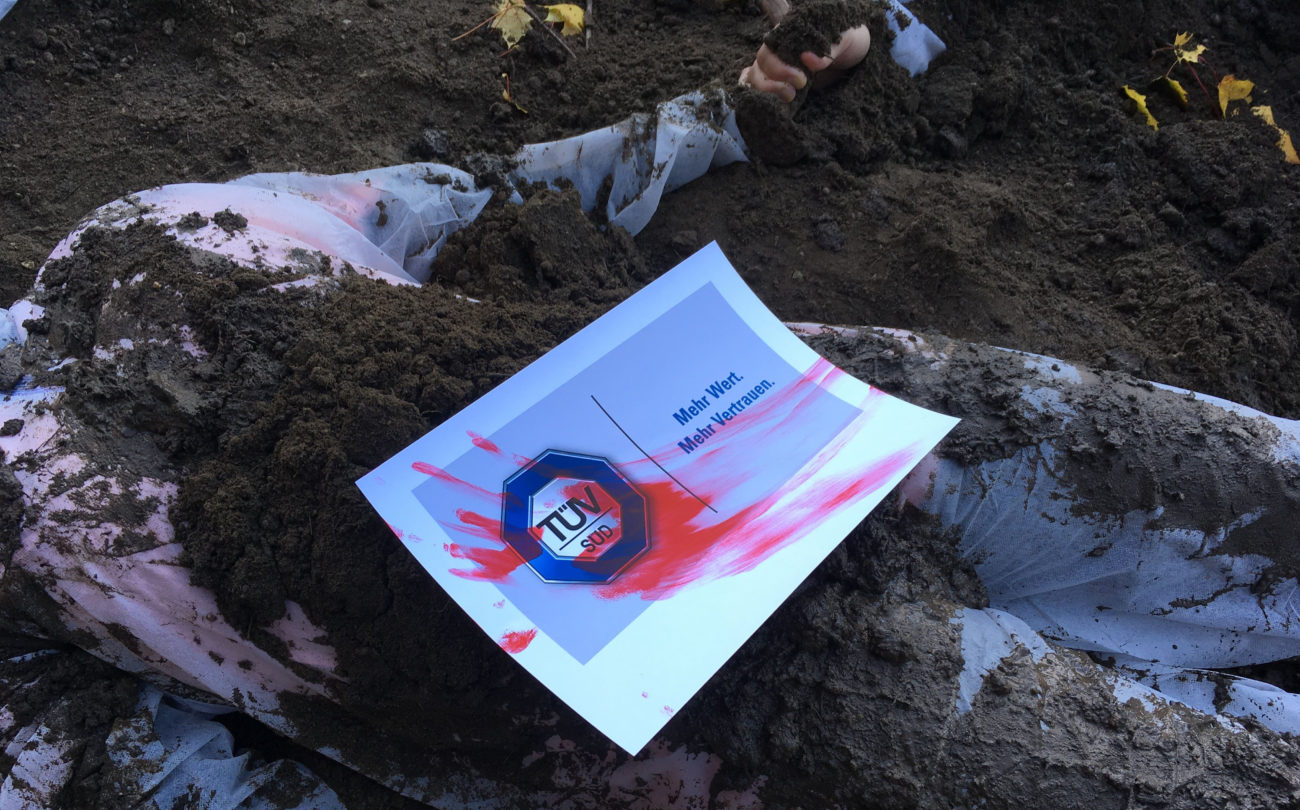 Schlammlawine vor Konzernzentrale